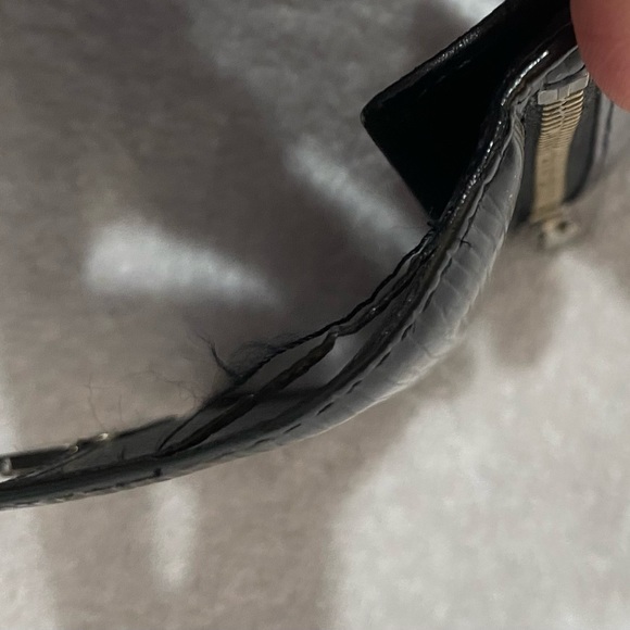 Louis Vuitton Epi Noir Tri-Fold Wallet - Picture 10 of 11